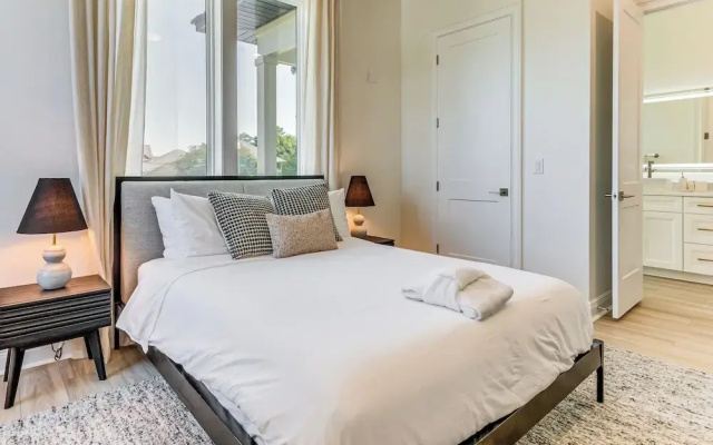 Private Beach + Bay View: Luxury Navarre Escape!