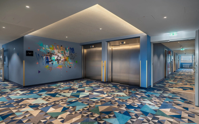 Holiday Inn - the niu, Ridge Halle Central Station by IHG