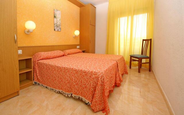Отель Apartaments Costa d'Or Испания, Калафель - отзывы, цены и фото номеров - забронировать отель Apartaments Costa d'Or онлайн комната для гостей