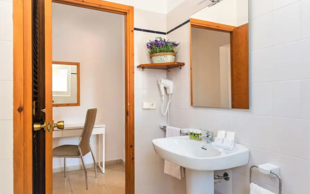Apartamentos Calan Brut