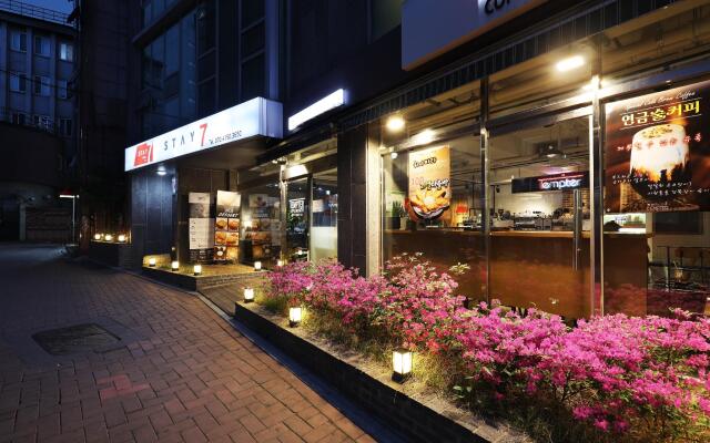 Stay 7 - Hostel (formerly K-Guesthouse Myeongdong 3) вид на фасад