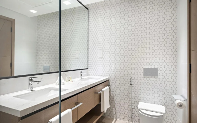 Amazing 2br With a Lagoon View in Creek Harbour