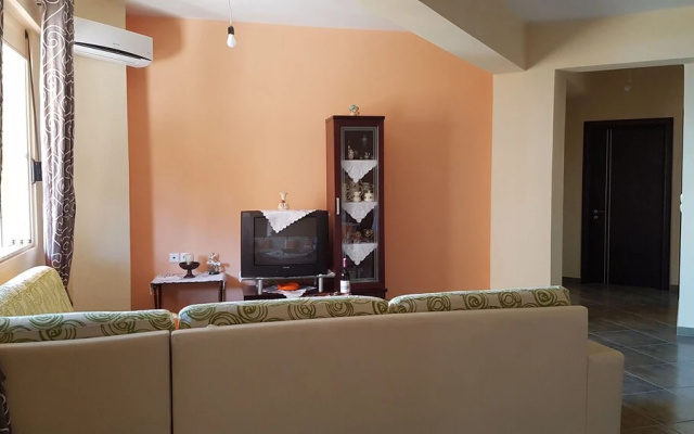 Melina Apartments