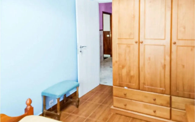 Amazing apartment in Fisterra with 4 Bedrooms and WiFi
