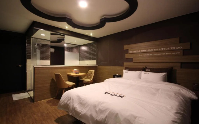 Jeonju Uadong Box Hotel