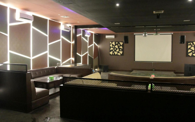 Hotel Container Inn Puncak Mitra RedDoorz