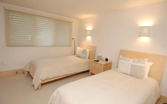 Clarendon by Frias Properties