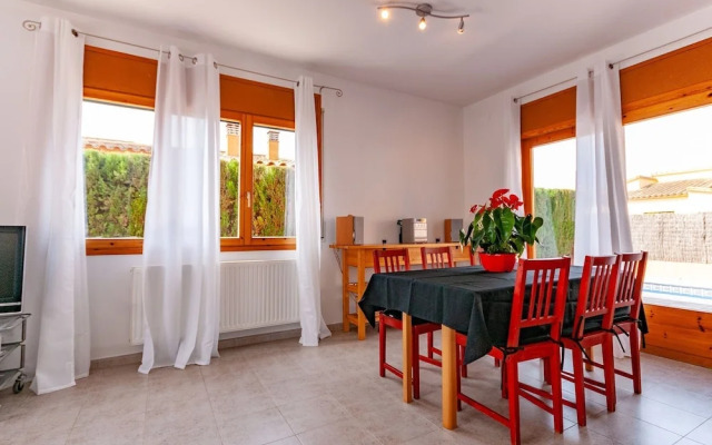 Luxurious Apartment in St Pere Pescador With Private Pool
