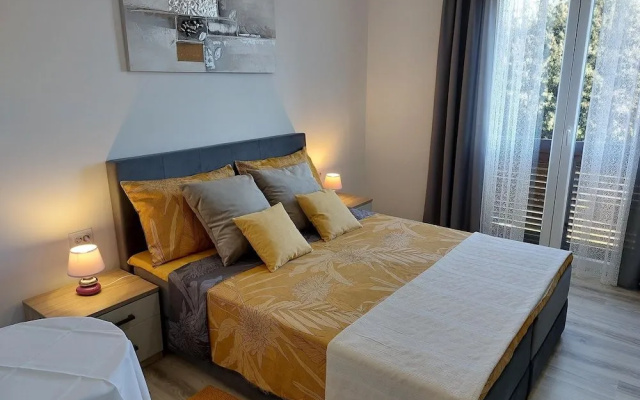 Room Violeta