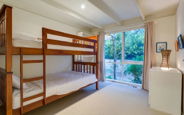 Banksia Back Beach House