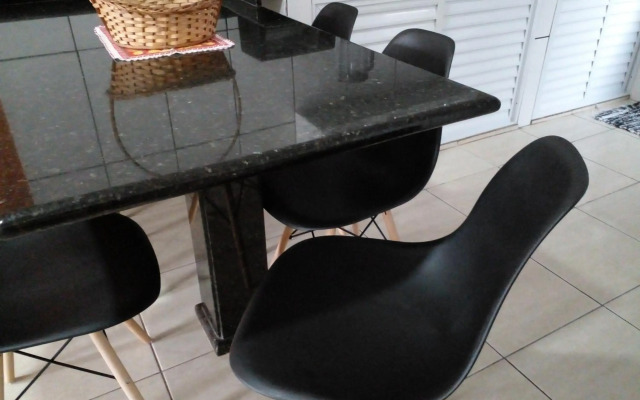 Casa confortável com churrasqueira, wifi e piscina estrutural