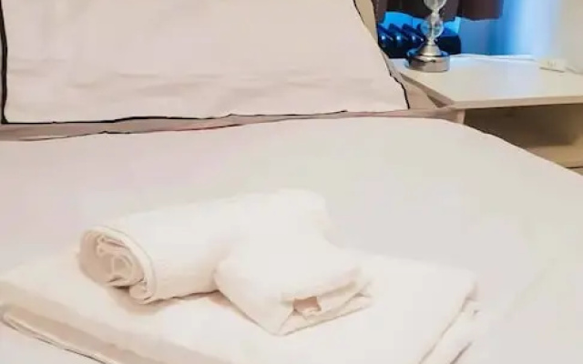 Room-cosy Double Private Bedroom 2-3