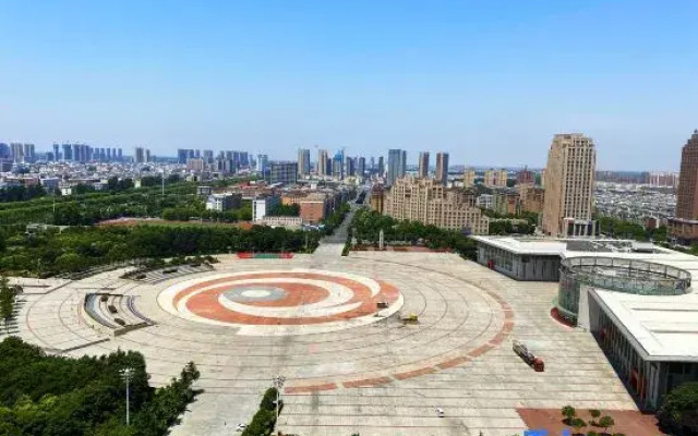 OHO Chengyin Zhihui Homestay (Luohe Convention and Exhibition Center)