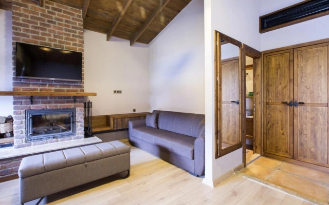 Luxurious Suits with Private Pool and Jacuzzi