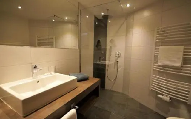 Appartement Sabrina & Gasthaus Alpenfriede