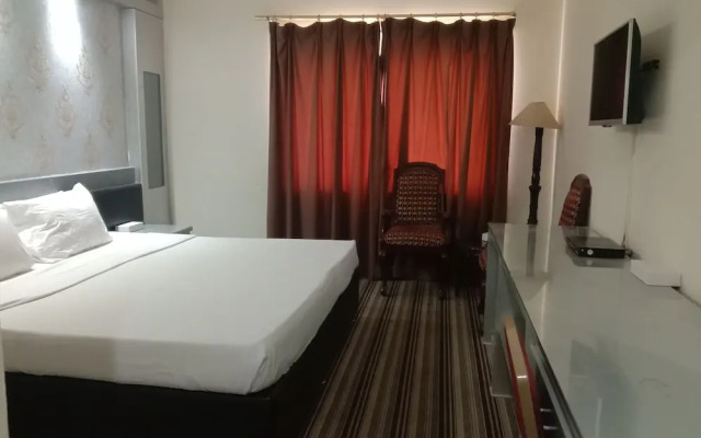Al Commodore Hotel