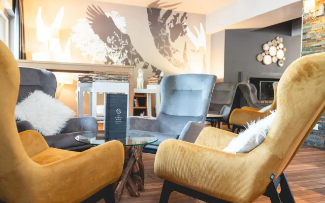 Le Grand Aigle, Friendly Hotel