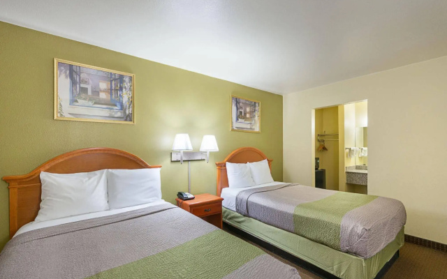 Motel 6 Livingston, TX