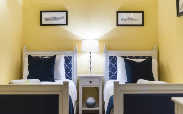JOIVY Luxury Carlton Terrace Main Door Apartment