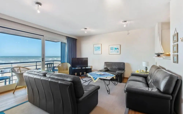 Royal 201 Seafront Apartment in a top Location
