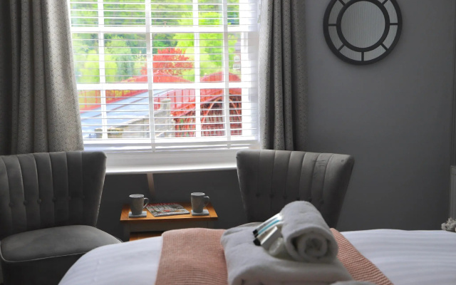 Bridgeside Rooms