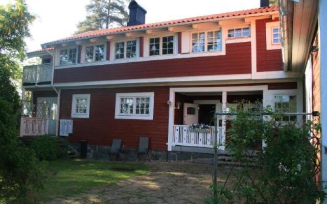 Отель Villa Gräsdalen Швеция, Карлстад - отзывы, цены и фото номеров - забронировать отель Villa Gräsdalen онлайн вид на фасад