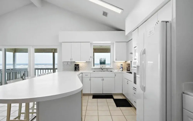 The Beach House by Ryson Vacation Rentals