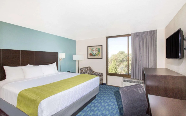 Days Hotel Oakland Airport-Coliseum