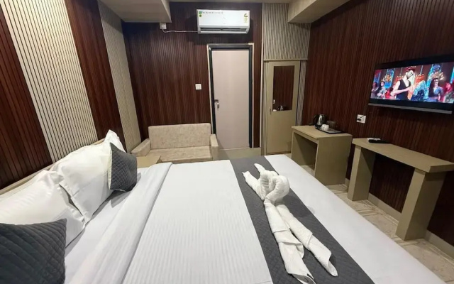 Hotel Alohi Grand