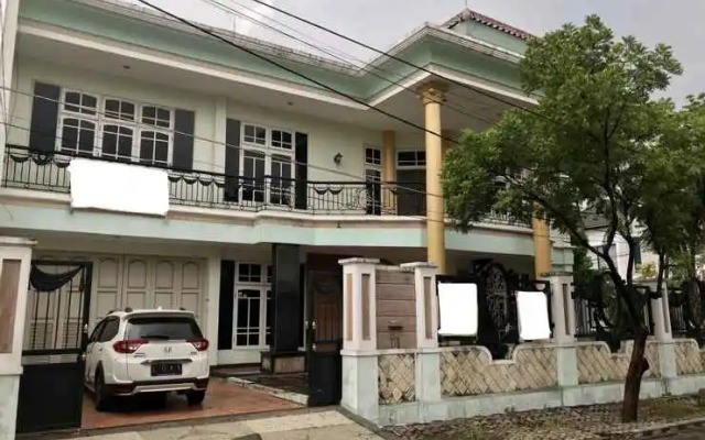 Oyo 2621 Darmo Palace Syariah