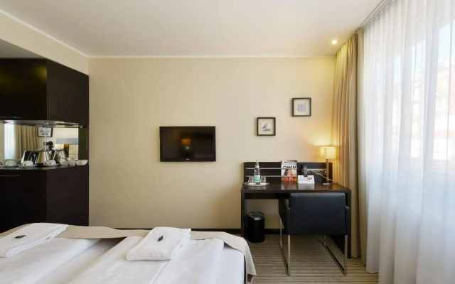 Zi Hotel & Lounge