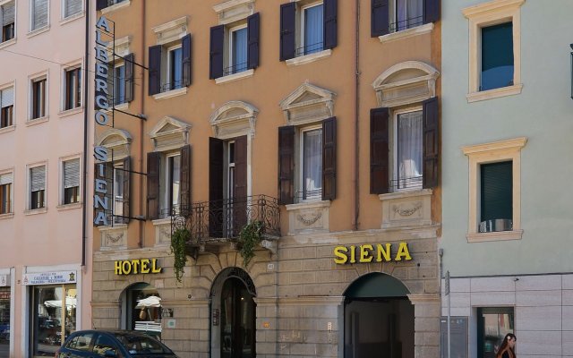 Hotel Siena in Verona, Italy from 122$, photos, reviews - zenhotels.com hotel front