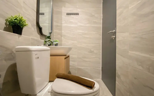 Modern Minimalist Studio Apartment At Collins Boulevard