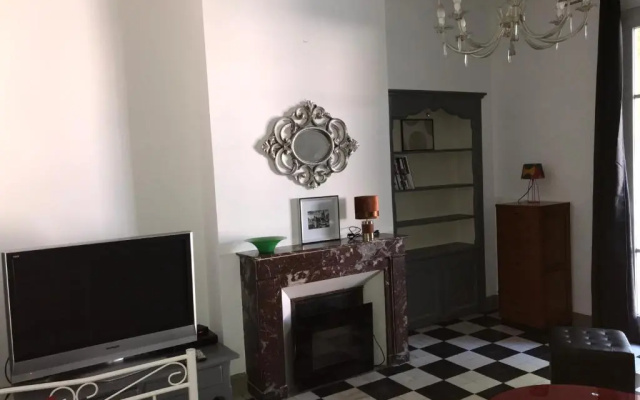 Avignon centre ville appartement T3 meublé 2 chambres