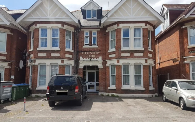 Thornbury Apartments