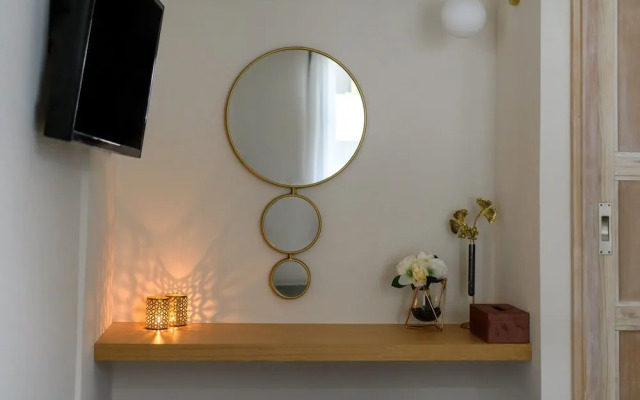 Acropolis Exclusive Studio