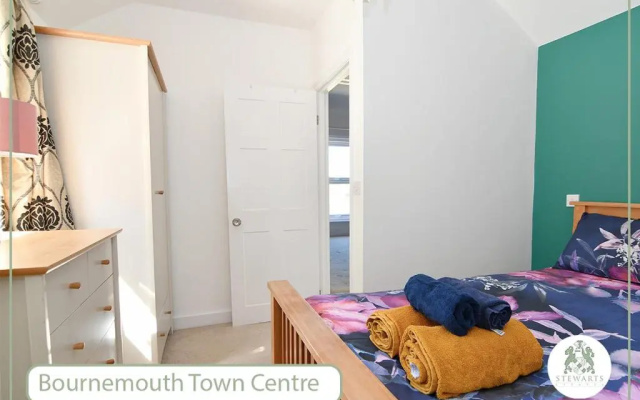 Town Centre House for 6 Guests