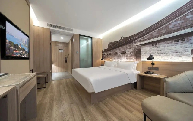 Youth Sunshine Hotel