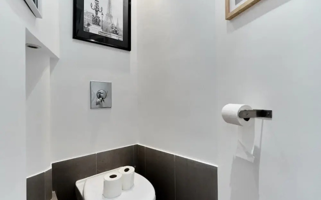 Charming 1 Bedroom Apartment Eiffel Tower