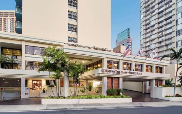 DoubleTree by Hilton Hotel Alana - Waikiki Beach вид на фасад