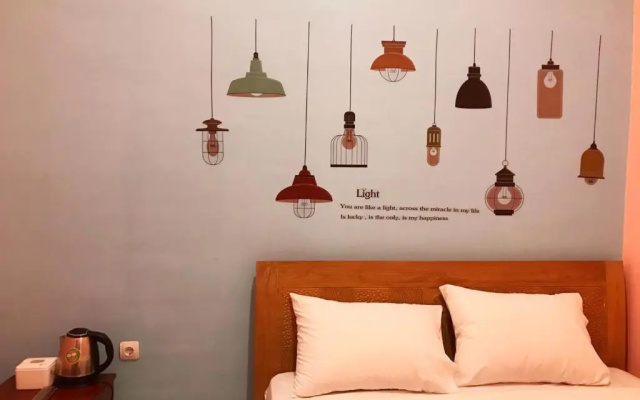 RoomZ Budget Residence