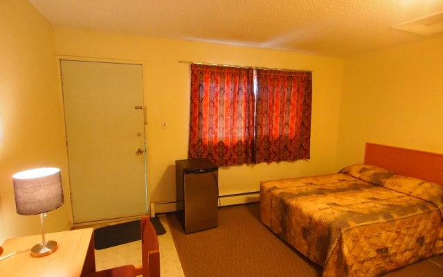 Lakeside Motor Inn