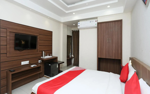Capital O 8650 Hotel Johri Residency