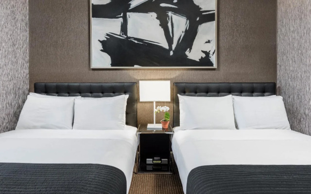 Park West Hotel