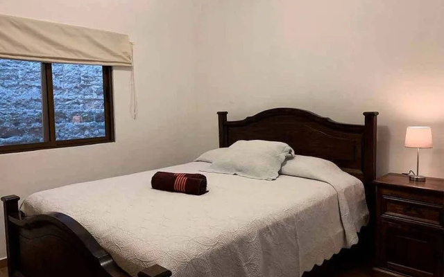 Casita Escondida