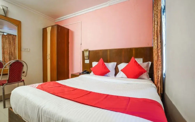 OYO 18310 Adda