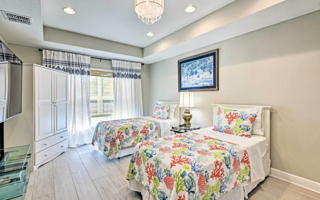 'chic on the Beach' Luxe Anna Maria Island Retreat