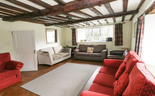 Little Cowarne Court
