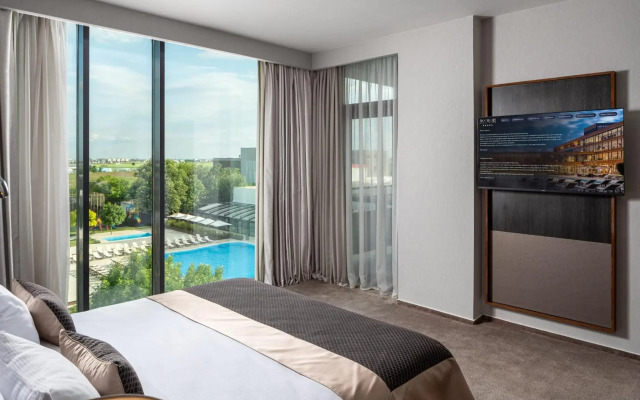 Sky Blue Hotel & Spa