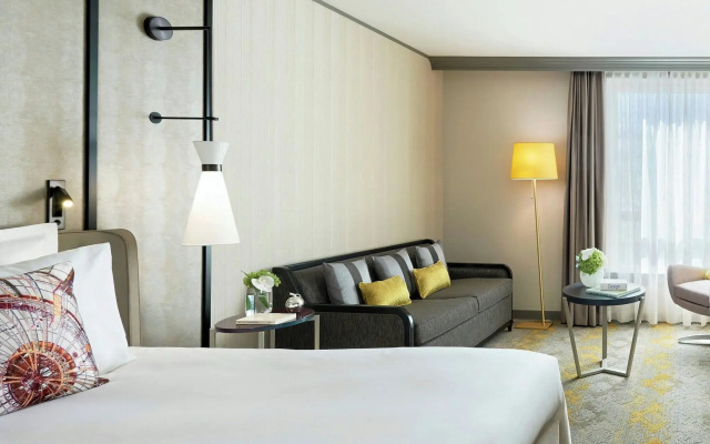 Renaissance Paris La Defense Hotel